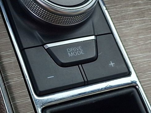 Used 2024 Ford Expedition Limited image 25