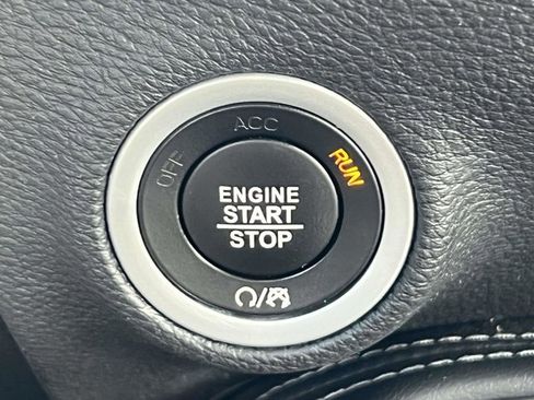 Certified 2023 Dodge Challenger SXT image 25