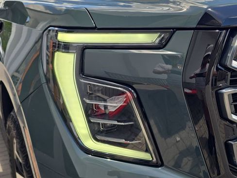 New 2026 GMC Yukon XL AT4 w/ AT4 Premium Plus Package AWD/4WD image 10
