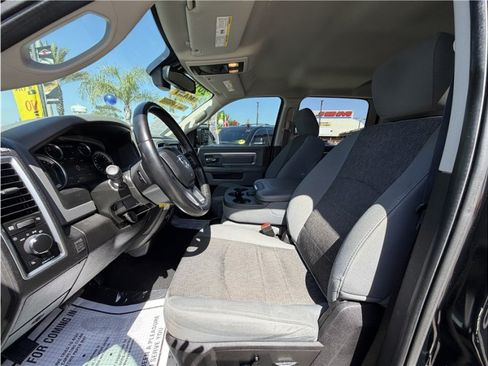 Used 2019 RAM 1500 Classic SLT w/ Luxury Group AWD/4WD image 17