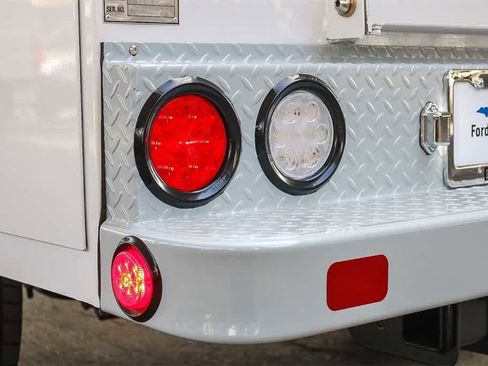 New 2026 Ford F250 XL w/ XL Chrome Package image 10