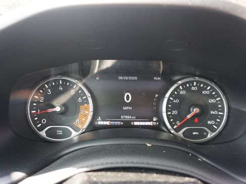 Used 2021 Jeep Renegade Latitude FWD image 7