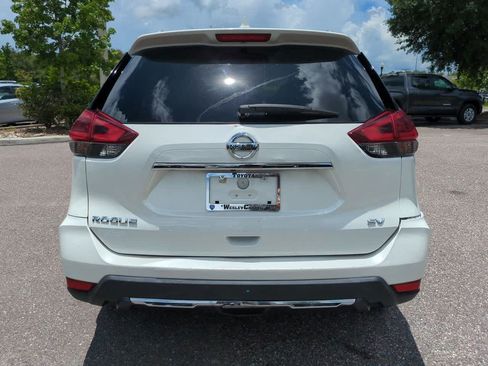 Used 2018 Nissan Rogue SV FWD image 5