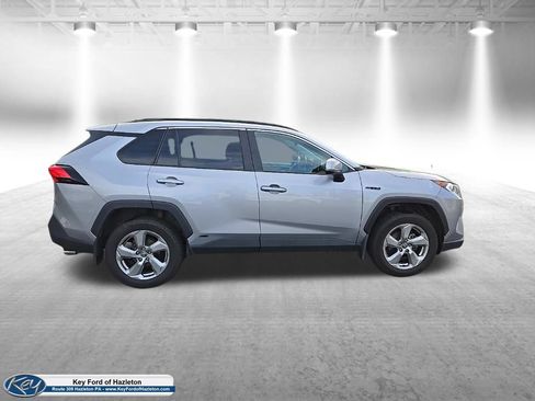 Used 2021 Toyota RAV4 XLE Premium AWD/4WD image 15