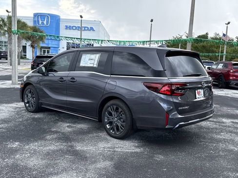 New 2026 Honda Odyssey Touring image 9
