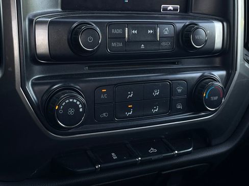 Used 2019 Chevrolet Silverado 1500 LT AWD/4WD image 18
