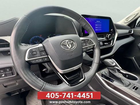 Used 2023 Toyota Highlander Platinum AWD/4WD image 20