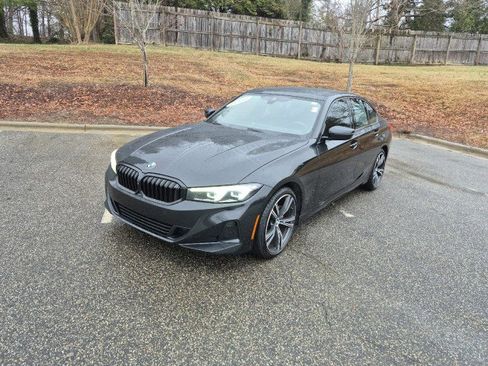 Used 2023 BMW 330i Sedan w/ Premium Package image 3
