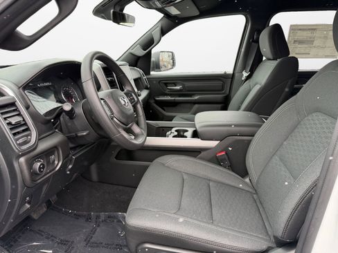 New 2026 RAM 1500 Express AWD/4WD image 9