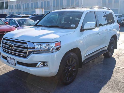 Certified 2021 Toyota Land Cruiser image 3