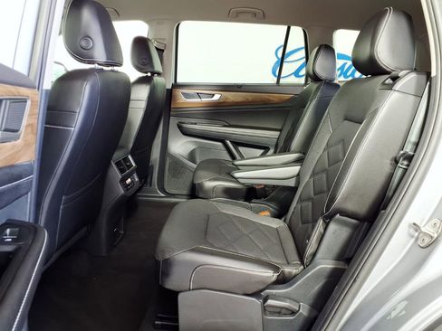 Used 2024 Volkswagen Atlas SE AWD/4WD image 8