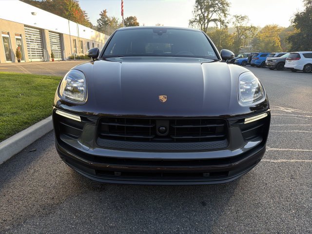 Used 2023 Porsche Macan Turbo AWD/4WD image 3