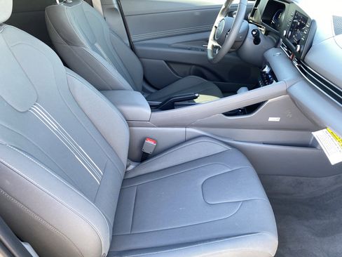 Certified 2025 Hyundai Elantra Sport image 11