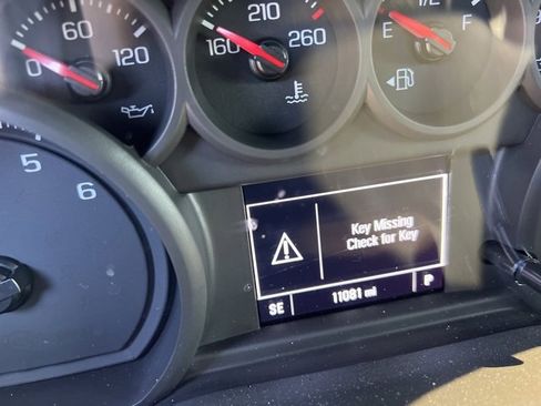 Used 2024 GMC Sierra 1500 Pro w/ Graphite Edition image 9