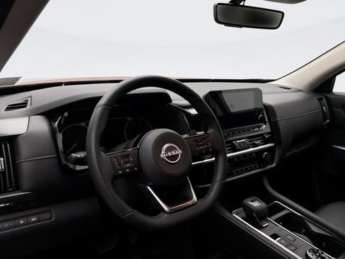 Used 2023 Nissan Pathfinder SL AWD/4WD image 10