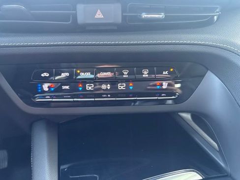 Used 2023 Buick Envision Avenir AWD/4WD image 38