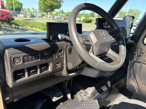 Used 2024 Chevrolet Brightdrop 600 w/ Commercial Equipment Package AWD/4WD image 15