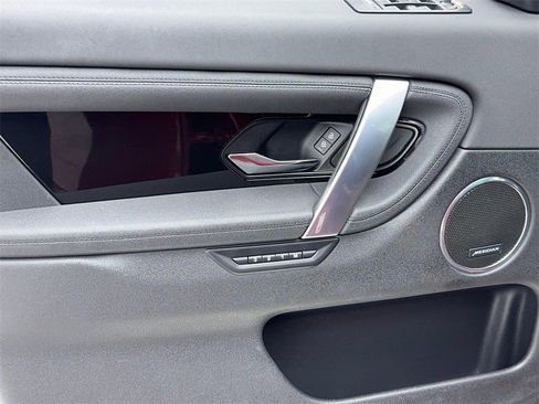 Used 2022 Land Rover Discovery Sport SE image 41