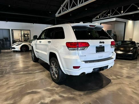 Used 2020 Jeep Grand Cherokee Overland AWD/4WD image 3