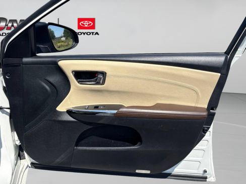 Used 2018 Toyota Avalon XLE Premium FWD image 26