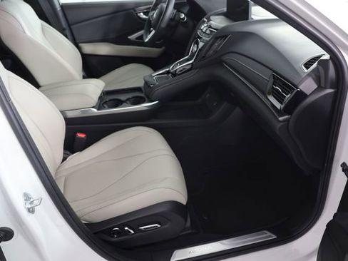 Used 2025 Acura RDX SH-AWD image 24