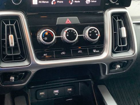 Used 2023 Kia Sorento LX image 26