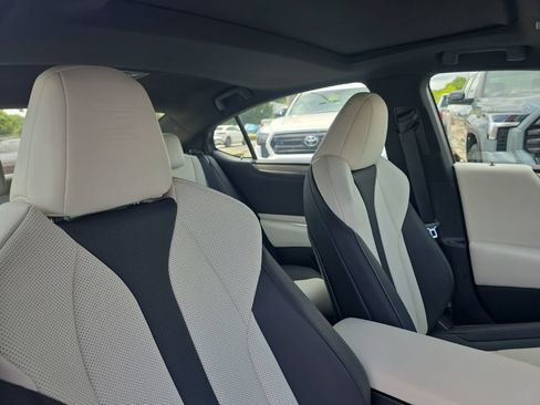 Used 2025 Lexus ES 350 F Sport FWD image 11