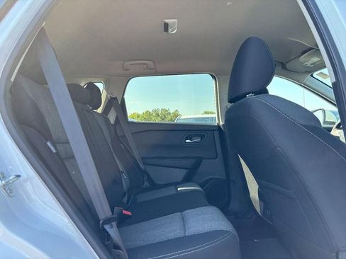 Used 2026 Nissan Rogue SV FWD image 5