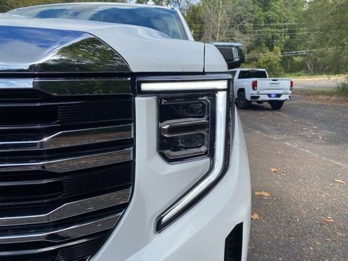 New 2026 GMC Sierra 1500 SLT image 10