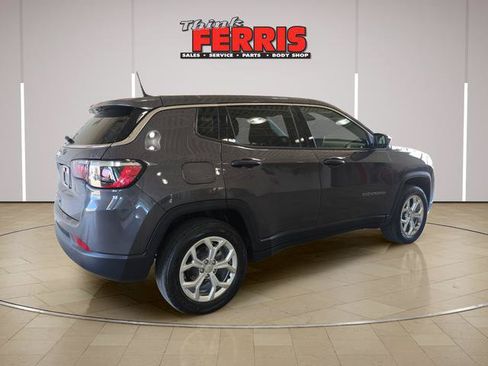 Used 2024 Jeep Compass Sport AWD/4WD image 5