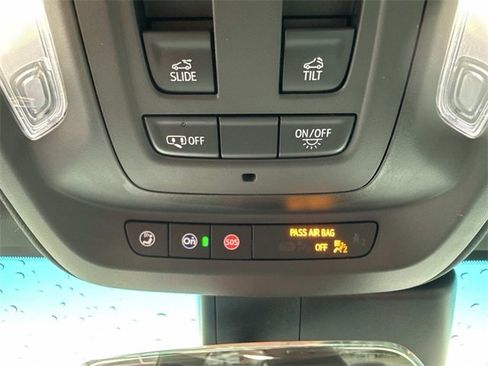 Certified 2025 Cadillac CT4 Luxury image 19