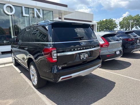 Used 2024 Ford Expedition Platinum AWD/4WD image 5