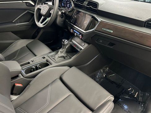 New 2025 Audi Q3 2.0T Premium image 15