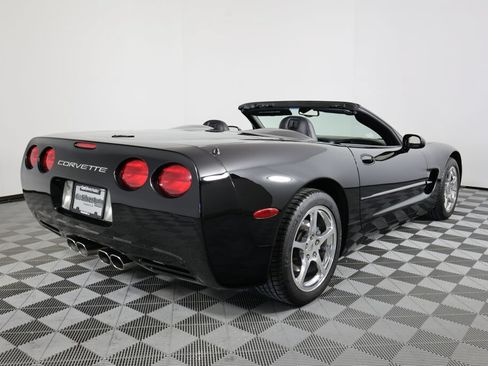 Used 2004 Chevrolet Corvette Convertible w/ Preferred Equipment Group RWD image 2