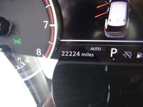 Used 2025 Nissan Rogue SV image 19