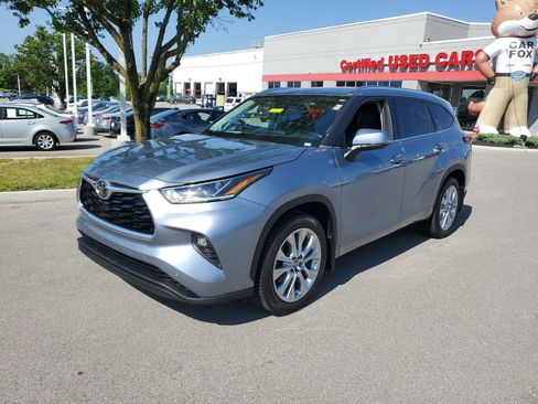 Certified 2020 Toyota Highlander Limited AWD/4WD image 2
