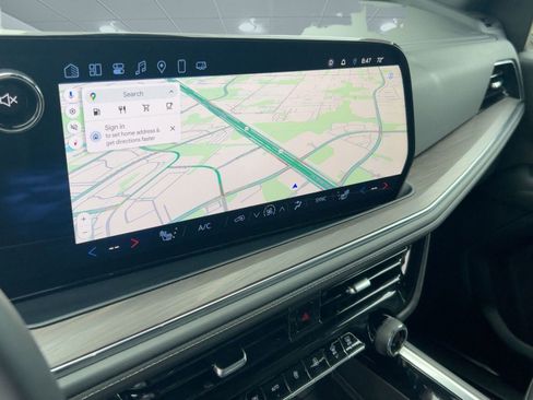 Certified 2025 Chevrolet Suburban Z71 image 22