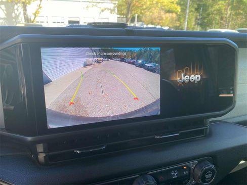 Used 2024 Jeep Wrangler Sport S image 21