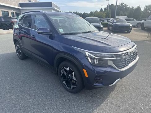 Certified 2024 Kia Seltos EX FWD image 3