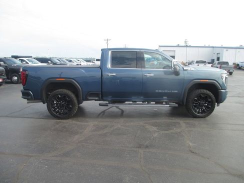 Used 2024 GMC Sierra 2500 Denali w/ Denali Reserve Package AWD/4WD image 5