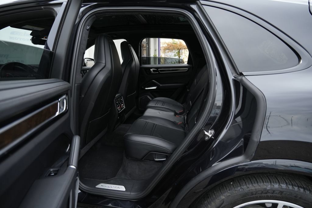 Used 2019 Porsche Cayenne Turbo AWD/4WD image 47