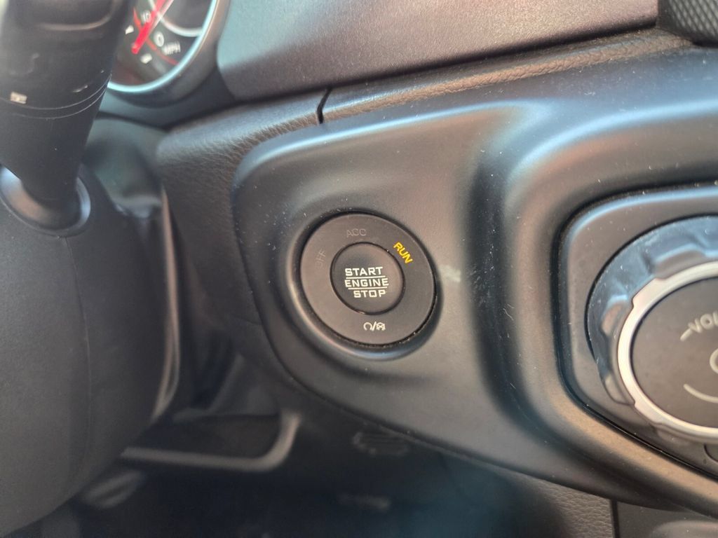 Used 2022 Jeep Gladiator Mojave w/ Trailer Tow Package AWD/4WD image 27
