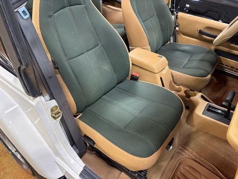 Used 1998 Jeep Wrangler Sahara image 27