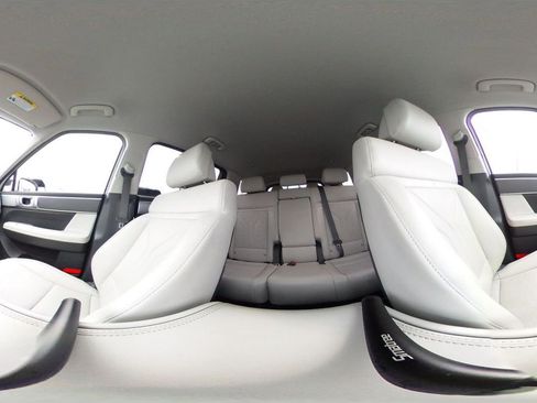 Used 2025 Hyundai Santa Fe SEL AWD/4WD image 81