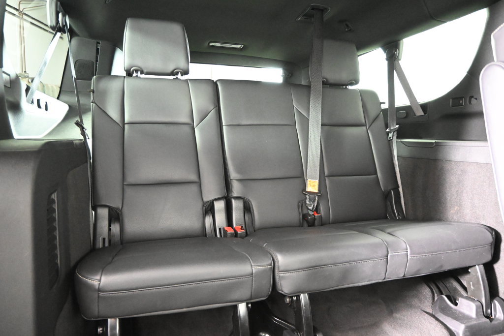 Used 2024 Cadillac Escalade ESV Luxury w/ LPO, Floor Liner Package AWD/4WD image 16