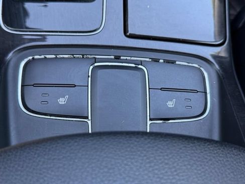 Used 2014 Kia Cadenza Premium FWD image 23