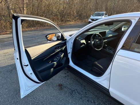 Used 2025 Honda Accord SE image 12