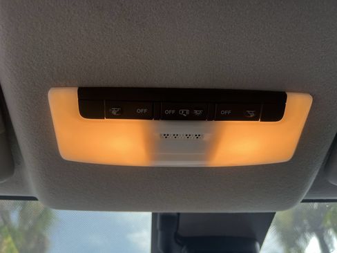 Used 2025 Nissan Versa S FWD image 28