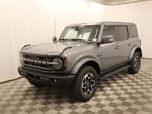 Used 2024 Ford Bronco Outer Banks AWD/4WD image 1