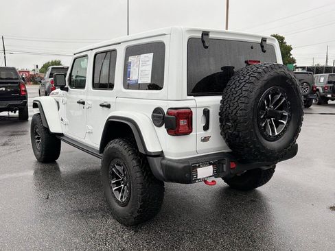 Used 2025 Jeep Wrangler Unlimited Rubicon AWD/4WD image 7